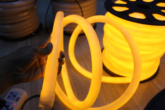 Moderne 360° runde gelbe 220V Neon-Flex-Leuchte 25mm ip67 für den Außenbereich
