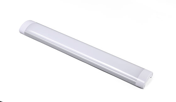 Neue 220V 4 Fuß Wifi APP Steuerung LED Gitter-Panel Licht Topsung Lighting
