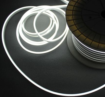 Super helle Mini-Neonflex mit perfektem Flexibilitäts-LED-Neon-Flex-Seilband 6x13mm 24V weißes Band