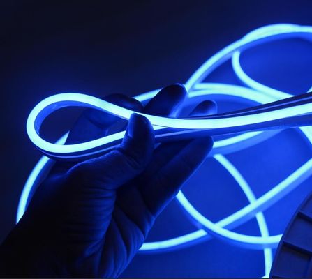 Mini-seitige Silikon-Wasserdichte Außen 12V LED Neon-Flex-Bandbeleuchtung 6mm blau